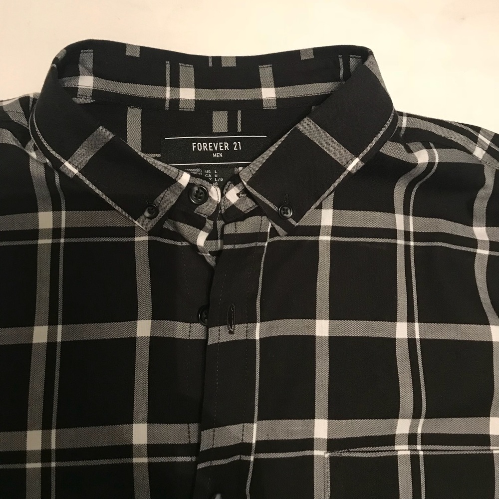 Men’s Forever 21 L/S shirt blacks/white